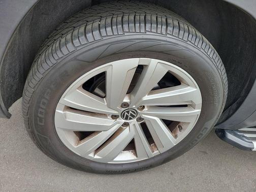 2020 Volkswagen Atlas Cross Sport 2.0T SE w/Technology