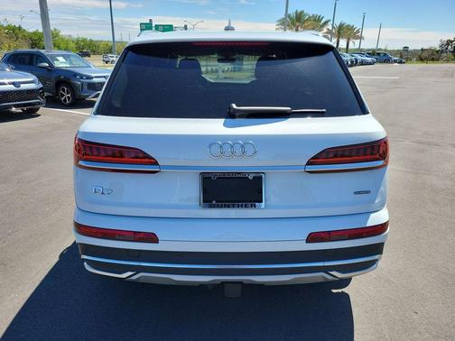 2023 Audi Q7 55 Premium Plus