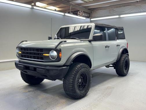 2022 Ford Bronco Base 4-Door