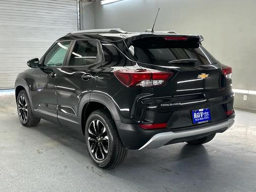 BLACK 2023 Chevrolet Trailblazer LT