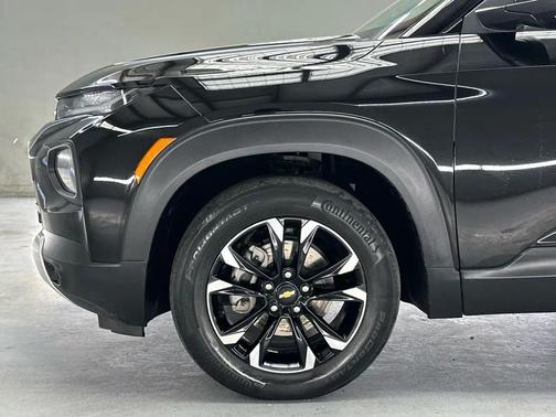 BLACK 2023 Chevrolet Trailblazer LT