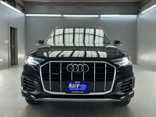 2021 Audi Q7 45 Premium