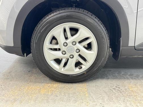 2023 Hyundai VENUE SE