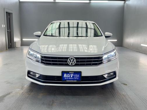 2017 Volkswagen Passat 1.8T SE