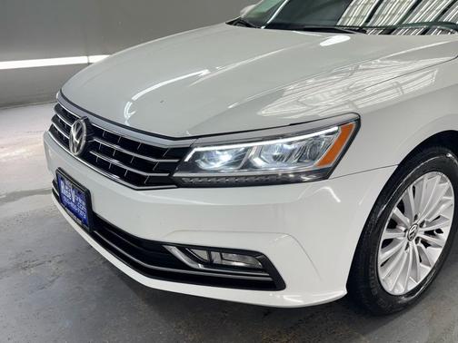 2017 Volkswagen Passat 1.8T SE