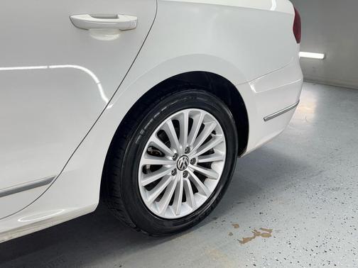 2017 Volkswagen Passat 1.8T SE