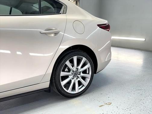 2023 Mazda Mazda3 FWD w/Preferred Package