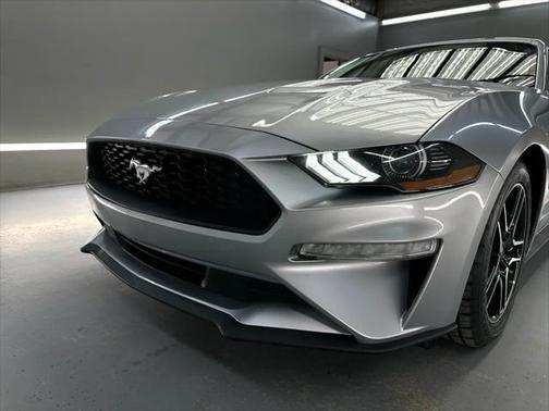 2022 Ford Mustang EcoBoost