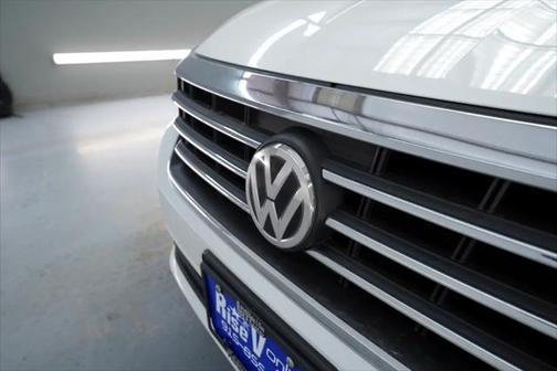 2022 Volkswagen Passat 2.0T SE