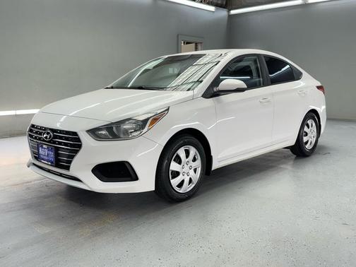 2019 Hyundai Accent SEL 4-Door 6A