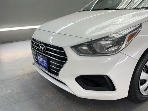 2019 Hyundai Accent SEL 4-Door 6A