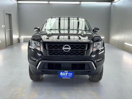 2022 Nissan Frontier S