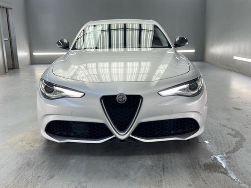 2018 Alfa Romeo Giulia Base