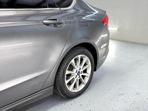 2017 Ford Fusion Hybrid SE