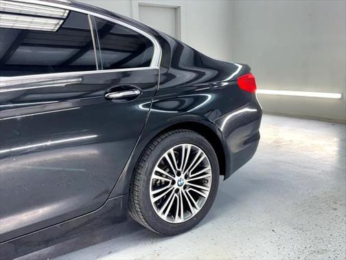 2017 BMW 540 540i