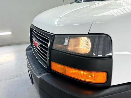 2022 GMC Savana 3500 G3500 Cargo Ext