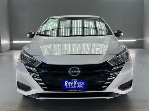 SILVER 2024 Nissan Versa 1.6 S