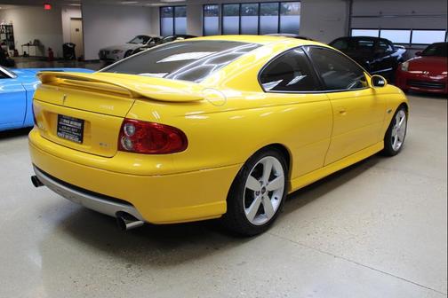 2005 Pontiac GTO Coupe