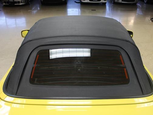 2004 Toyota MR2 Base (M5)