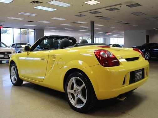 2004 Toyota MR2 Base (M5)