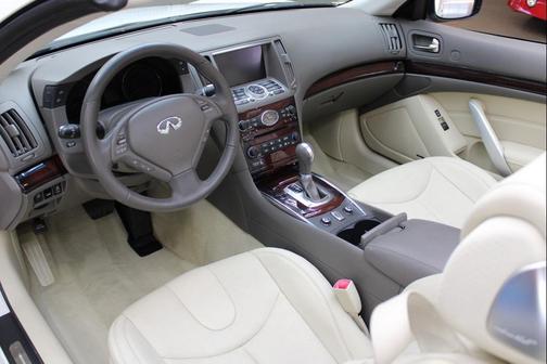 2010 INFINITI G37 Sport