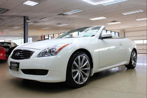 2010 INFINITI G37 Sport