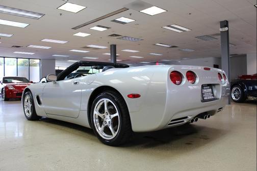 2004 Chevrolet Corvette Base