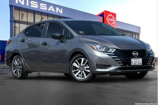 Gun Metallic 2024 Nissan Versa 1.6 S