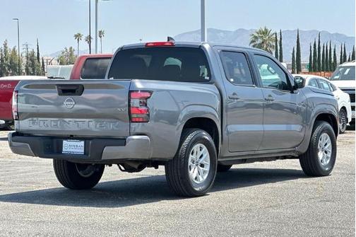 Gun Metallic 2024 Nissan Frontier SV