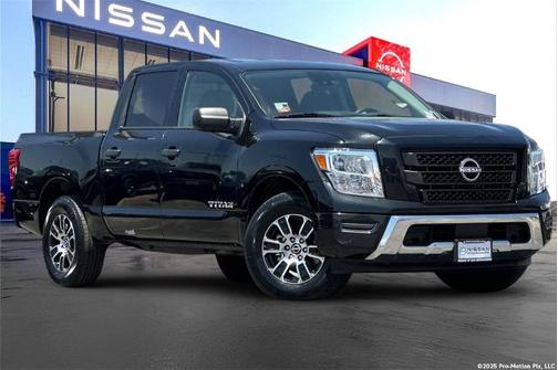 2023 Nissan Titan SV