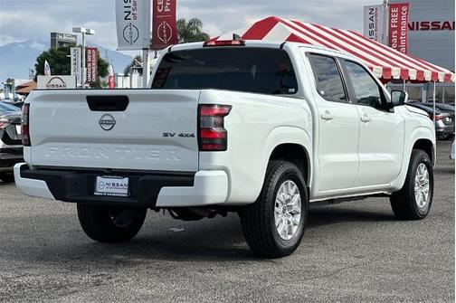 2023 Nissan Frontier SV