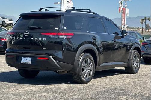 Black 2022 Nissan Pathfinder SV