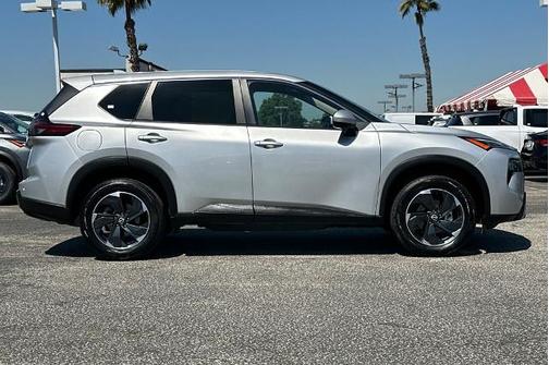 Brilliant Silver Metallic 2024 Nissan Rogue SV