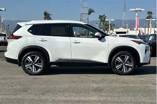 2025 Nissan Rogue SL