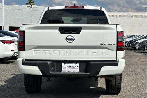 2023 Nissan Frontier SV