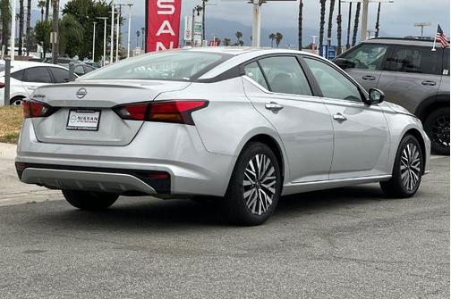 Brilliant Silver Metallic 2025 Nissan Altima SV