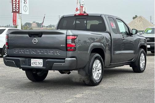 2022 Nissan Frontier SV