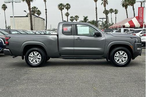 2022 Nissan Frontier SV