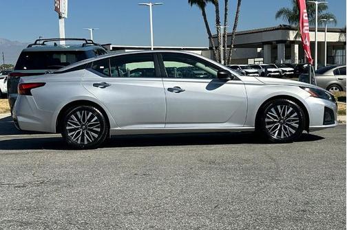 Brilliant Silver Metallic 2024 Nissan Altima 2.5 SV