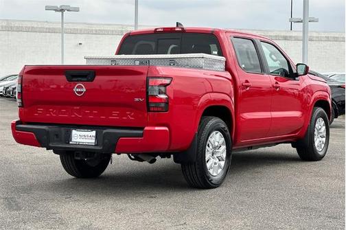2022 Nissan Frontier SV