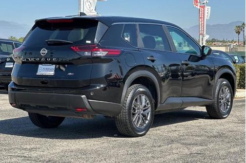 Super Black 2024 Nissan Rogue S