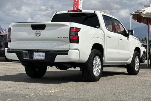 Glacier White 2023 Nissan Frontier SV