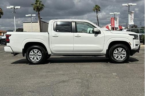 Glacier White 2023 Nissan Frontier SV