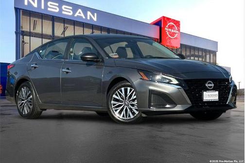 Gun Metallic 2025 Nissan Altima SV