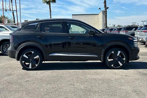 Super Black 2026 Nissan Kicks SR