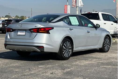 Brilliant Silver Metallic 2024 Nissan Altima 2.5 SV