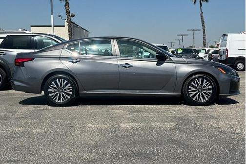 Gun Metallic 2025 Nissan Altima SV