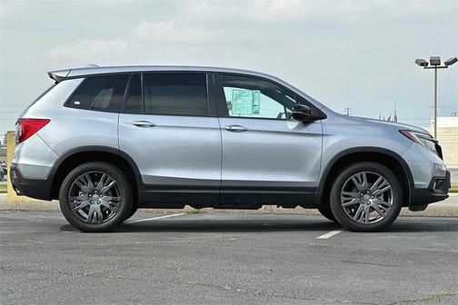 Photo 2 of 24 of 2021 Honda Passport EX-L