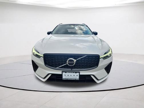 2025 Volvo XC60 Plug-In Hybrid T8 Ultra