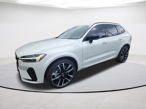 2025 Volvo XC60 Plug-In Hybrid T8 Ultra